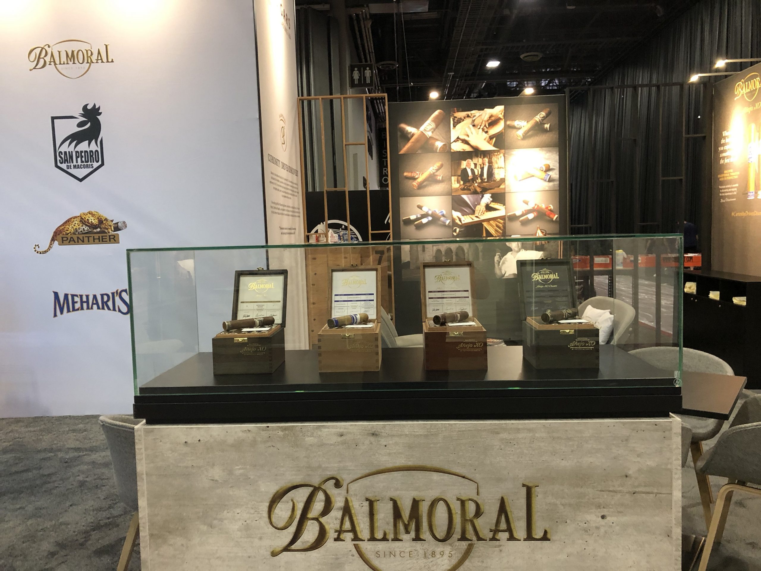 Exhibition stand with print and Aluvision