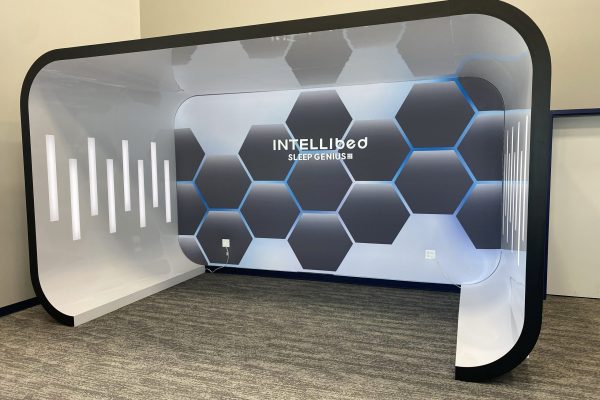 Single sided SEG lightbox branding