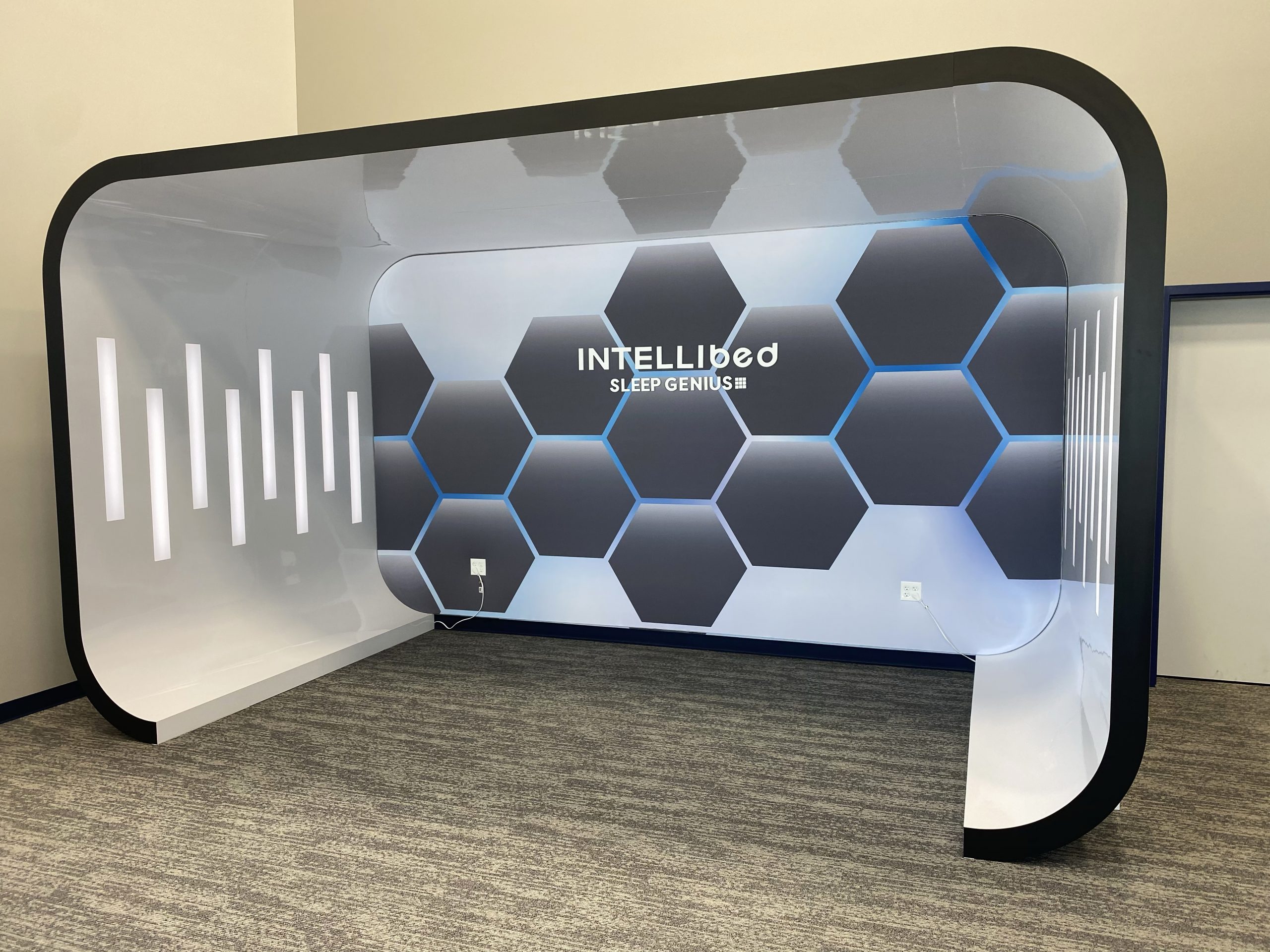 Single sided SEG lightbox branding