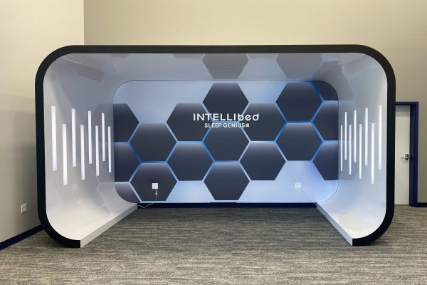 Single sided SEG lightbox branding