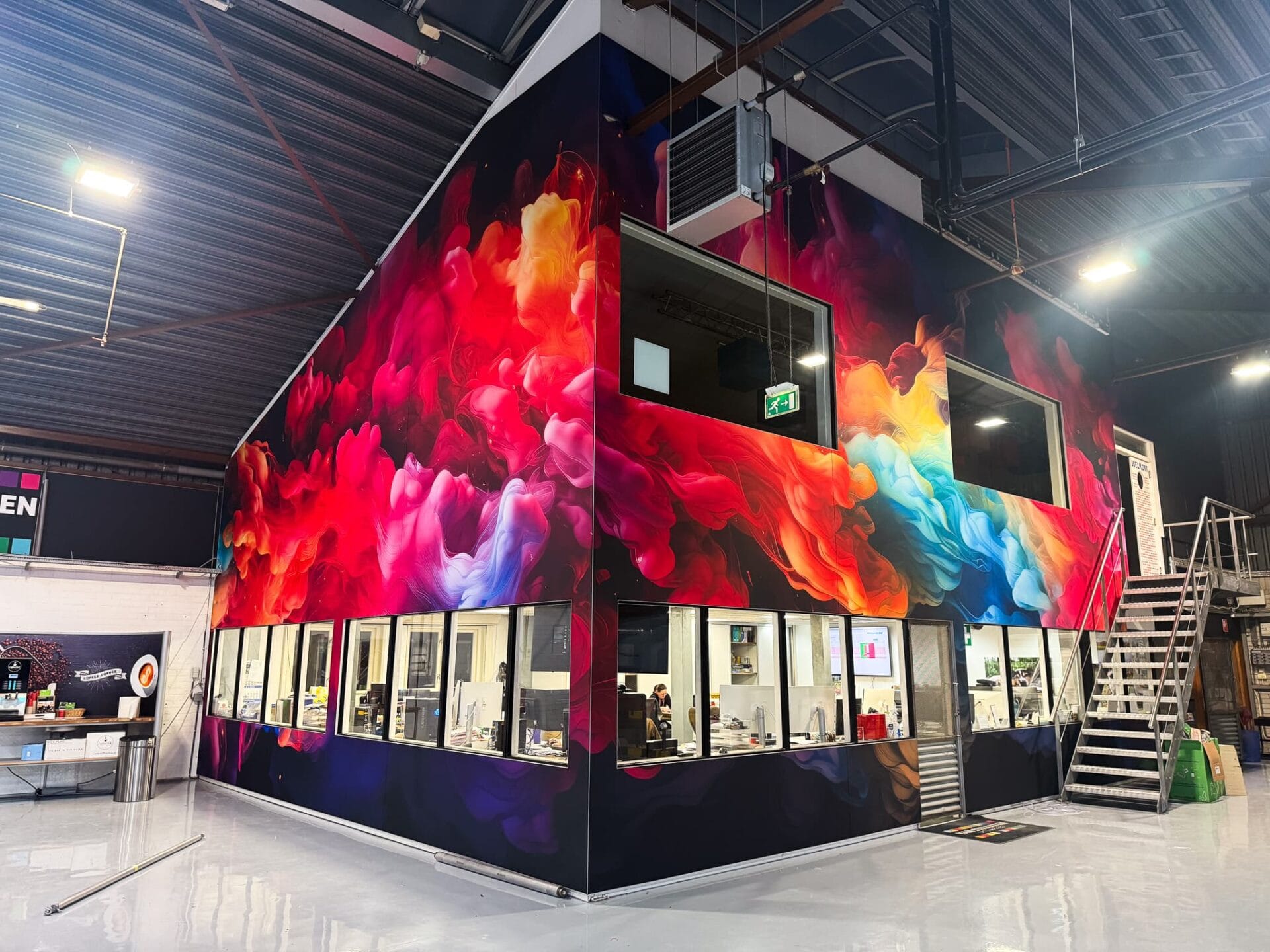 Zo gebruikt Van Straaten peesdoek (met inslagpees) in de eigen productiehal